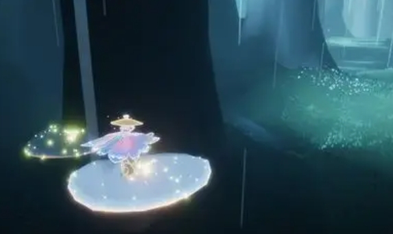 光遇荧光草坪在哪1