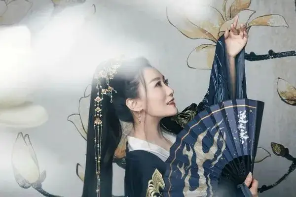 逆水寒手游的菡萏芙蕖灯在游戏中分布的位置1